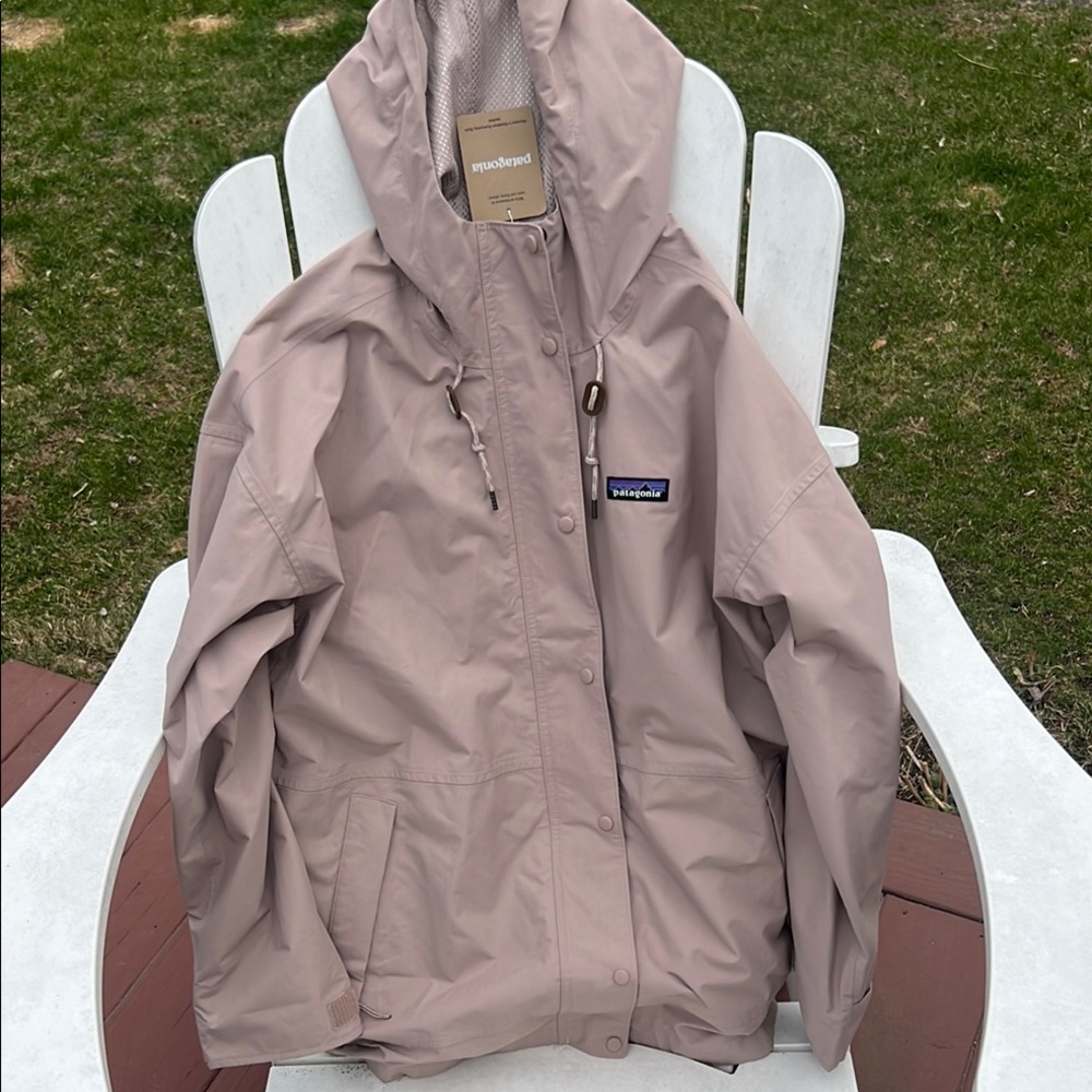 Patagonia Women's Jacket in Light Taupe